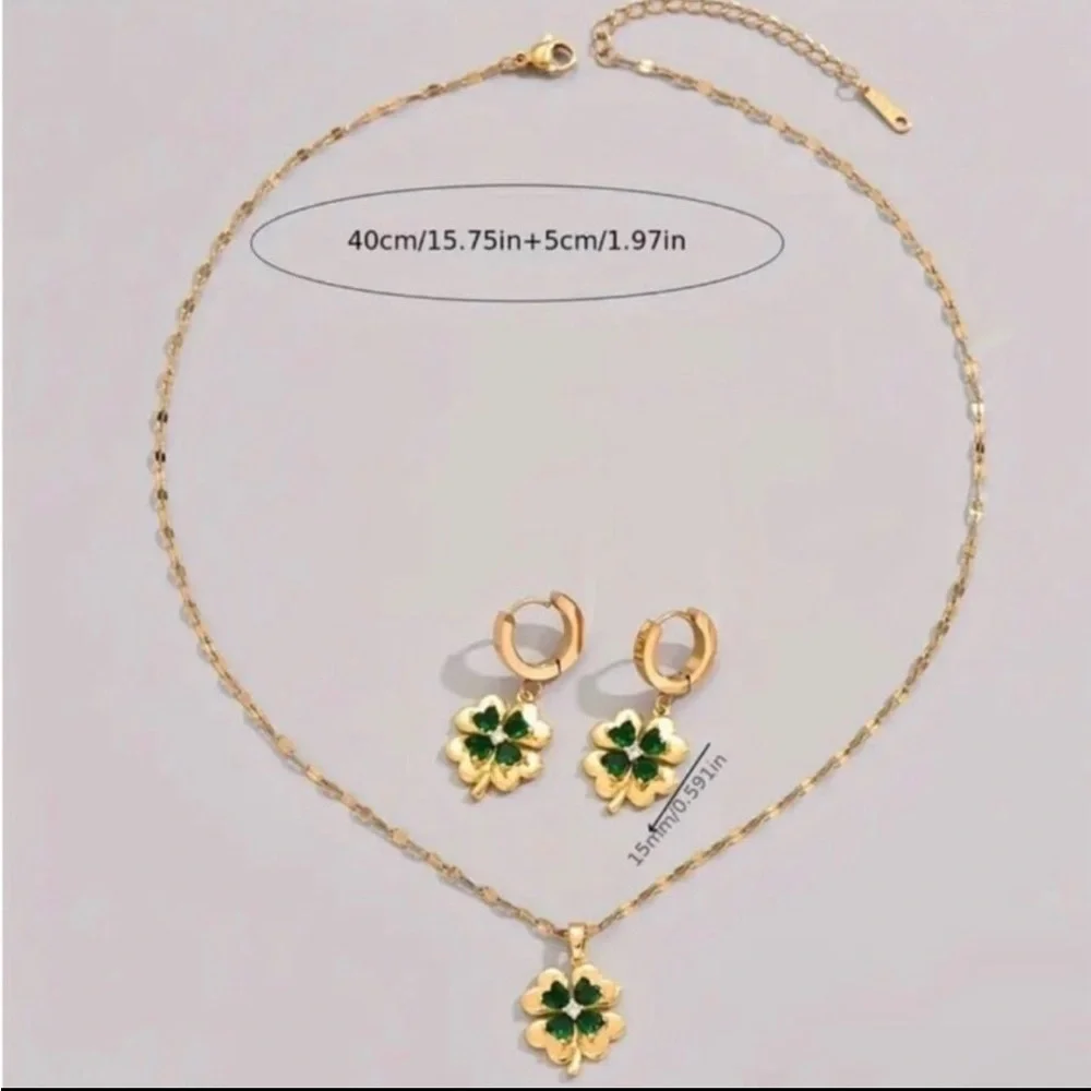 Gold Green Clover Pendant Necklace Earrings Set NIB - Picture 4 of 4